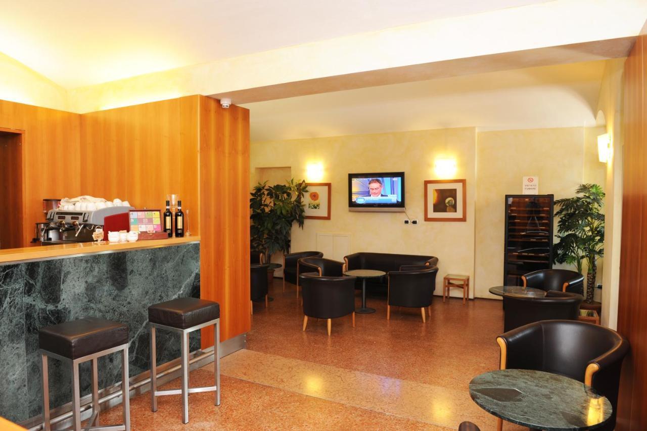 Hotel Dimora Del Barone Romagnano Sesia Exteriér fotografie